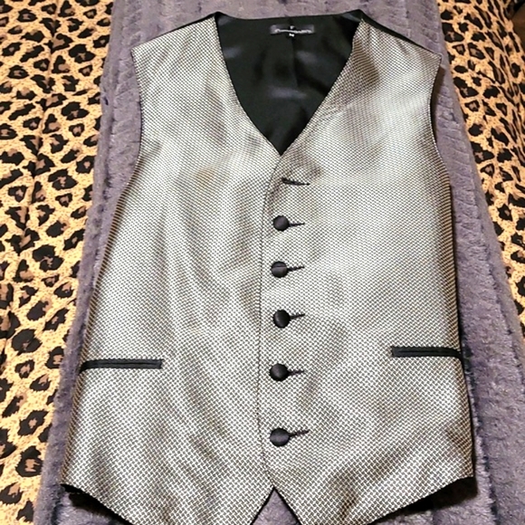 Men Formal - Picture 3 of 9